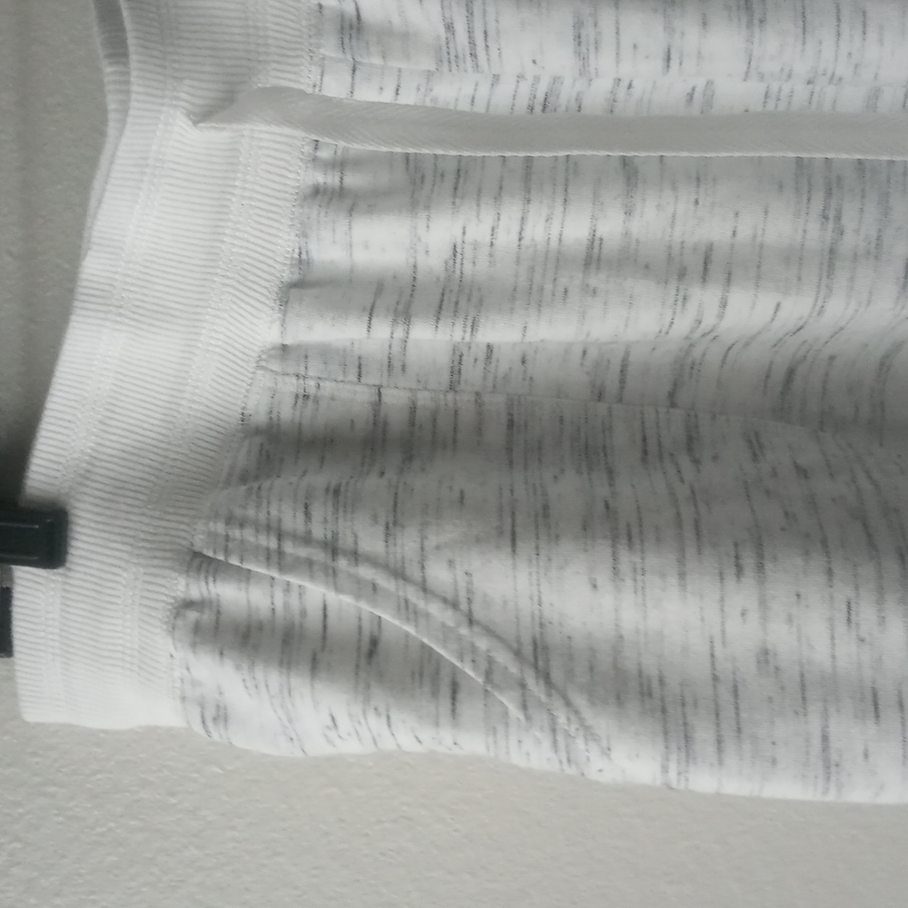 Bobbie Brooks Capri - Picture 5 of 10